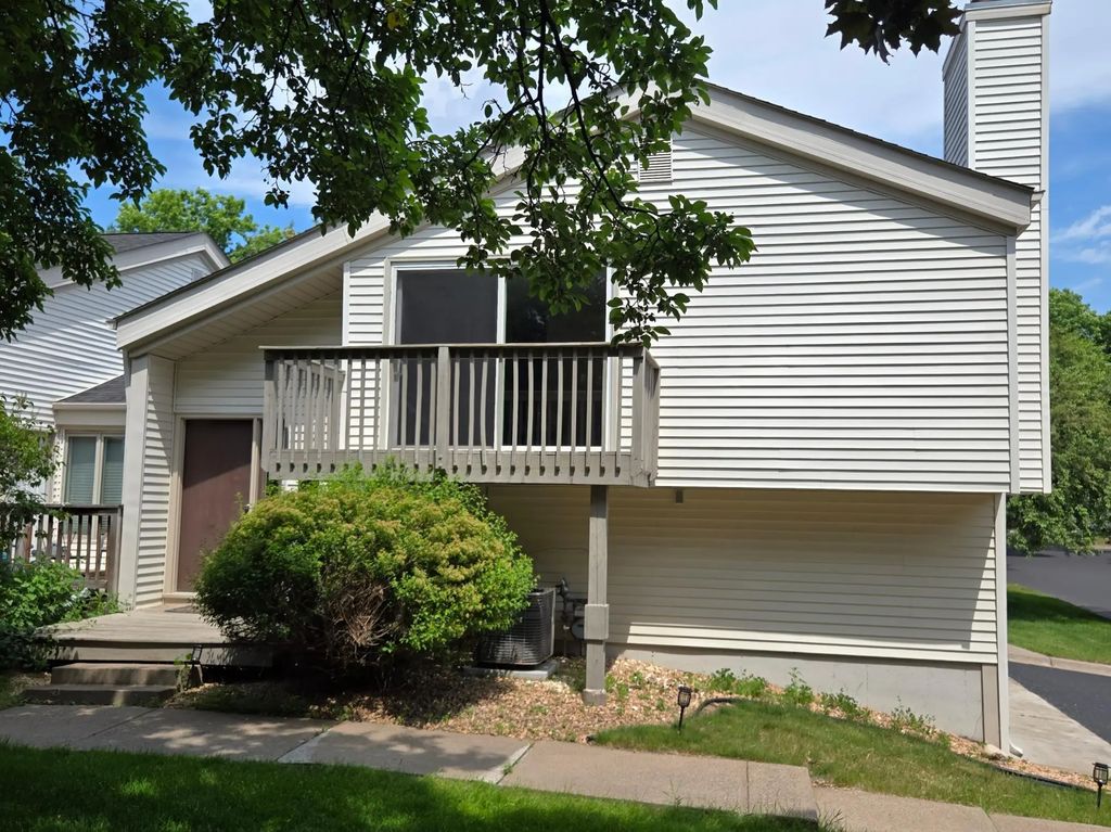 361 Elan Court, Woodbury