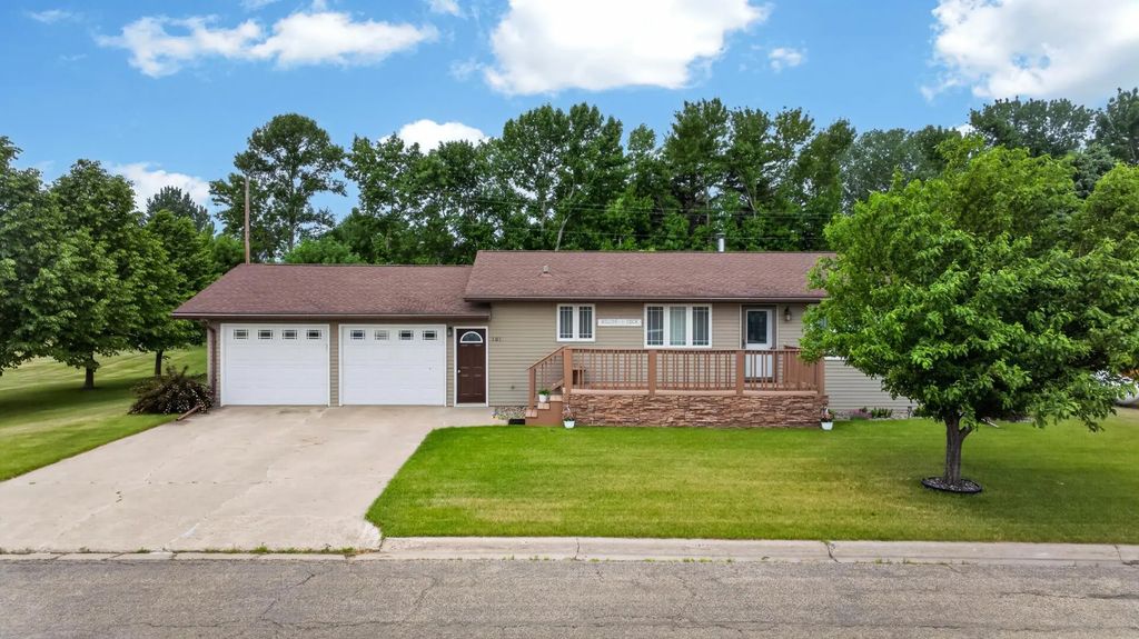 101 Grant Street, Finley