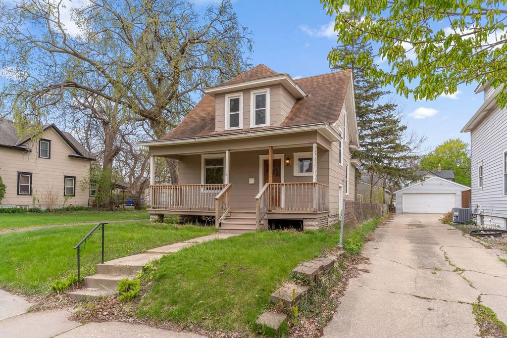 1302 Hewitt Avenue, Saint Paul