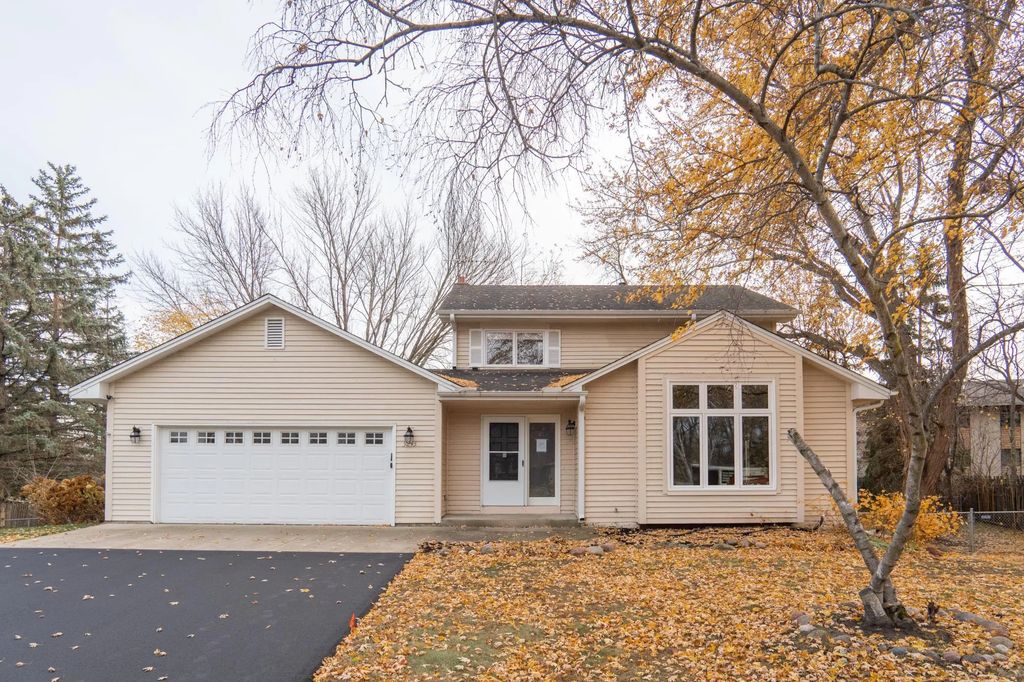 5245 Clayton Drive, Maple Plain