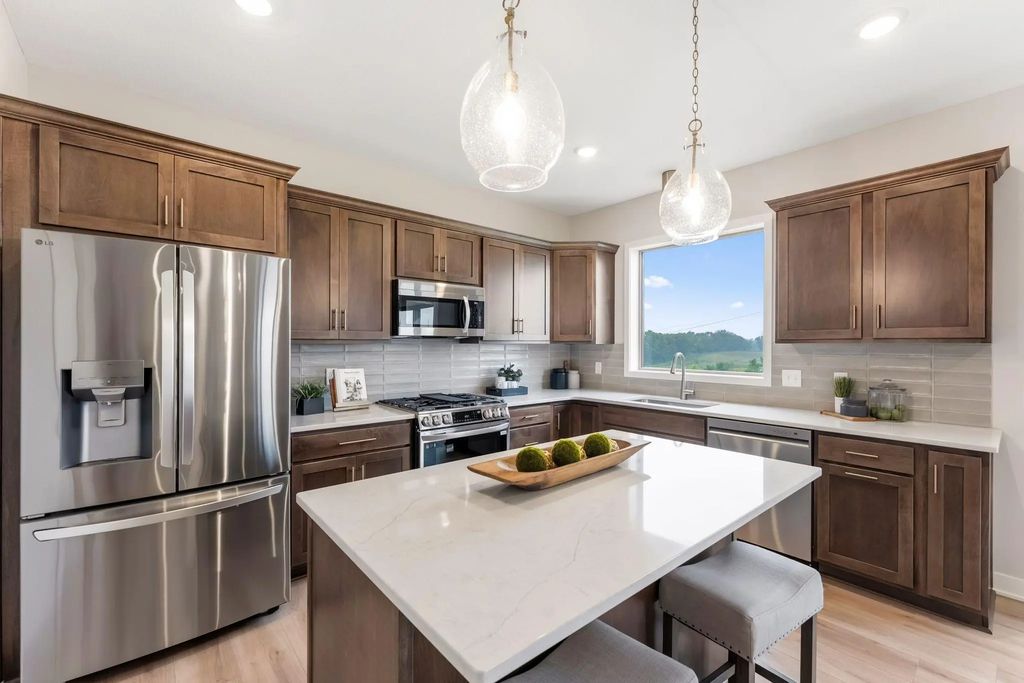 13721 Arrowhead Way, Rosemount