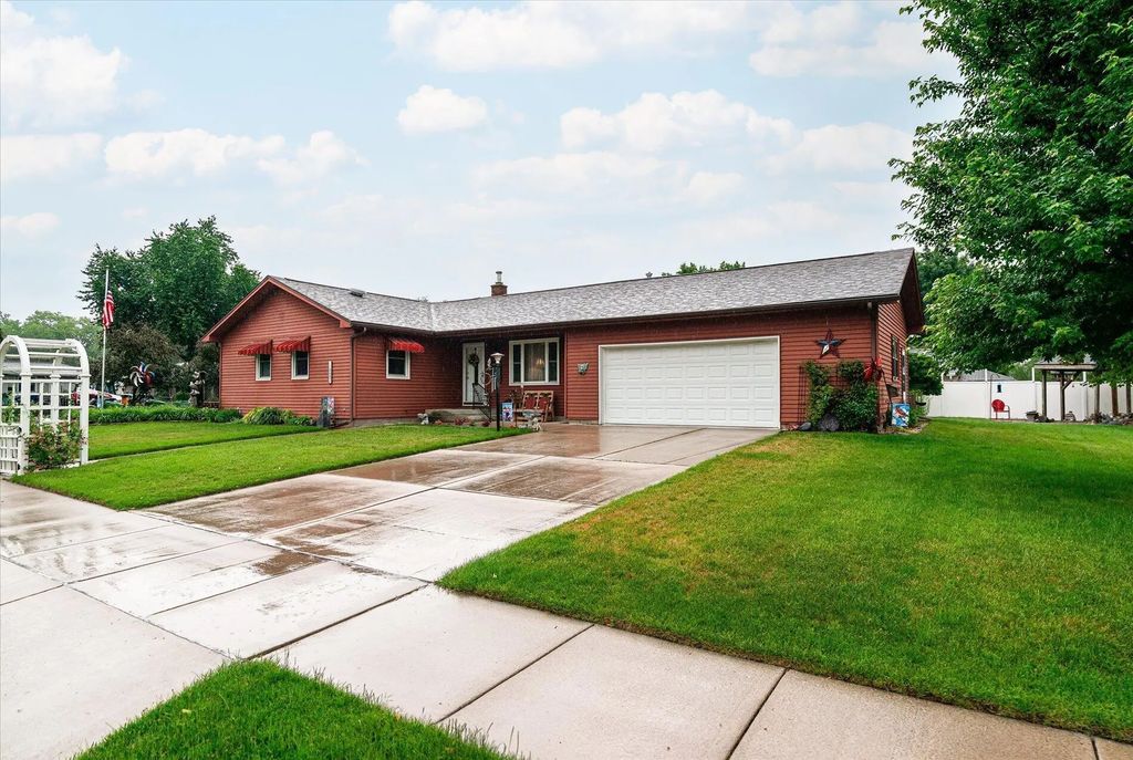 1003 S Elm Street, La Crescent