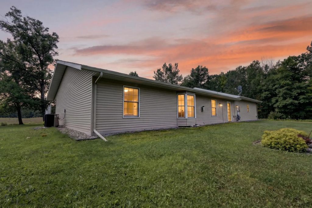30873 Harris Town Road, Grand Rapids