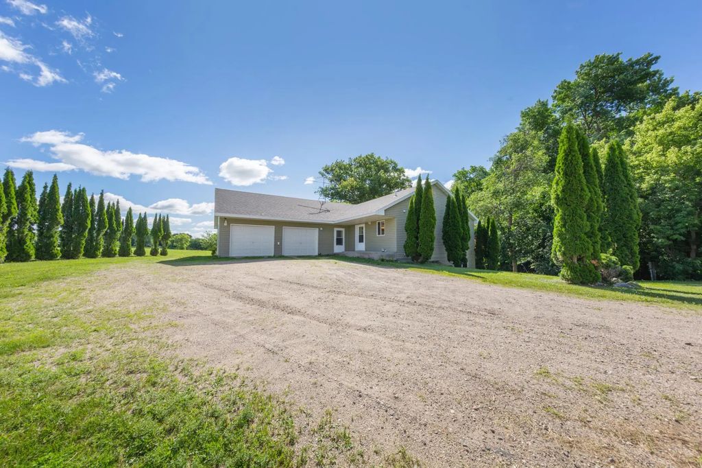 23493 Echo Avenue, Faribault