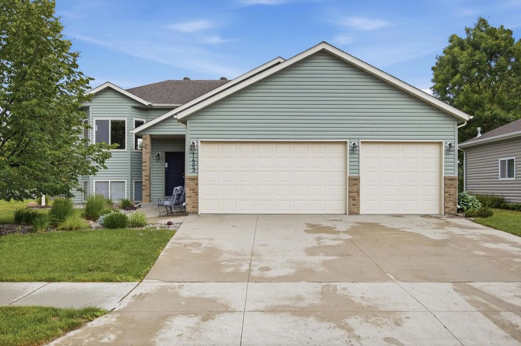 1403 35th Street Circle S, Moorhead