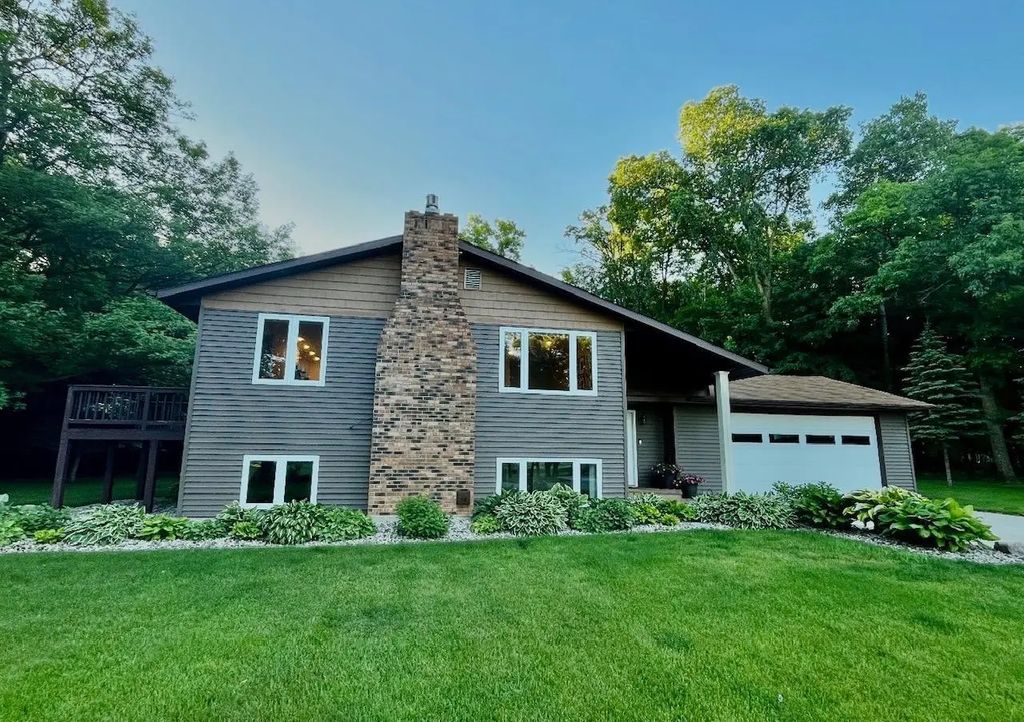 13453 County Highway 11, Audubon