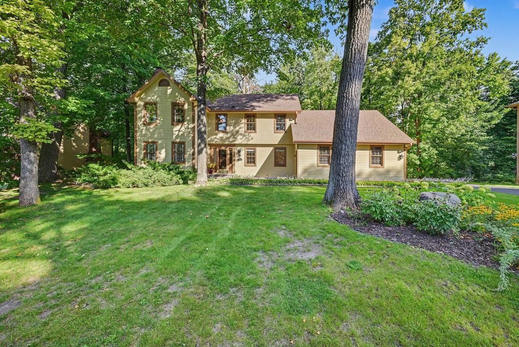 16920 5th Avenue N, Plymouth