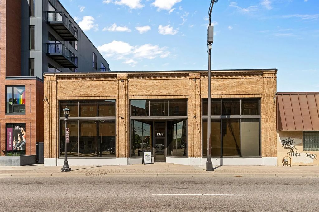 2375 University Avenue W, Saint Paul