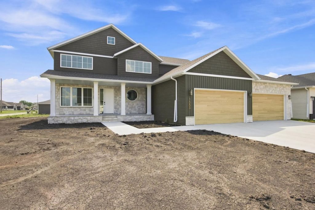 1558 75th Avenue S, Fargo