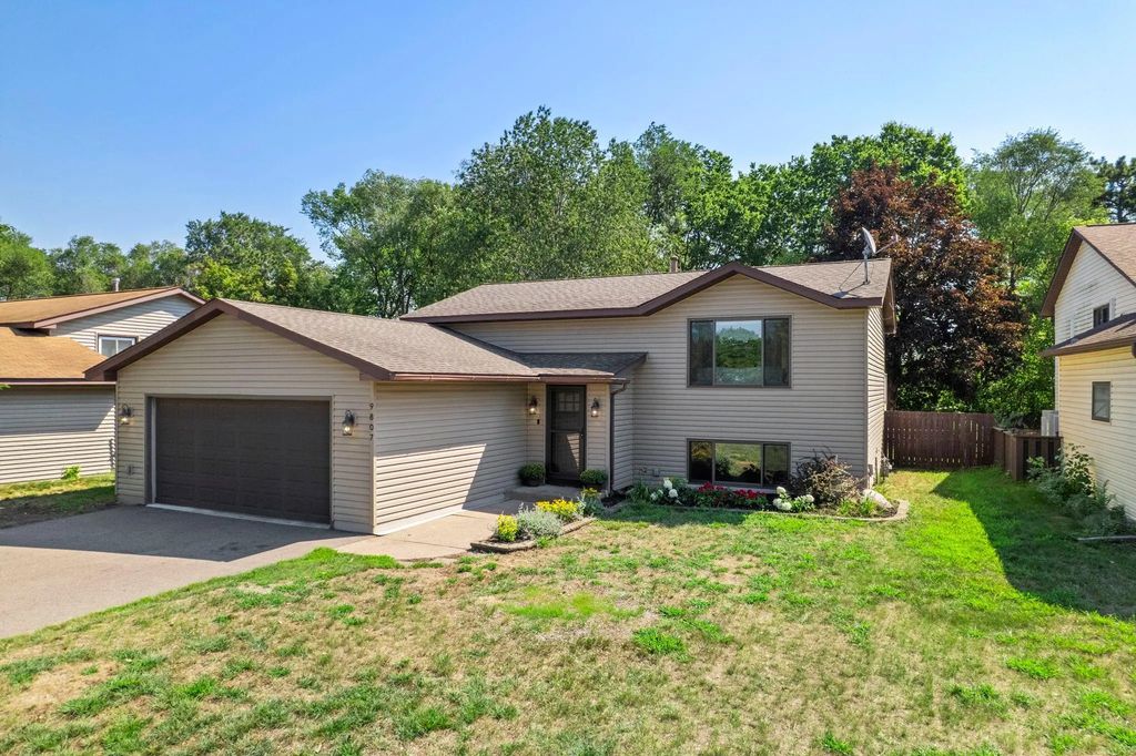 9807 Heath Avenue S, Cottage Grove