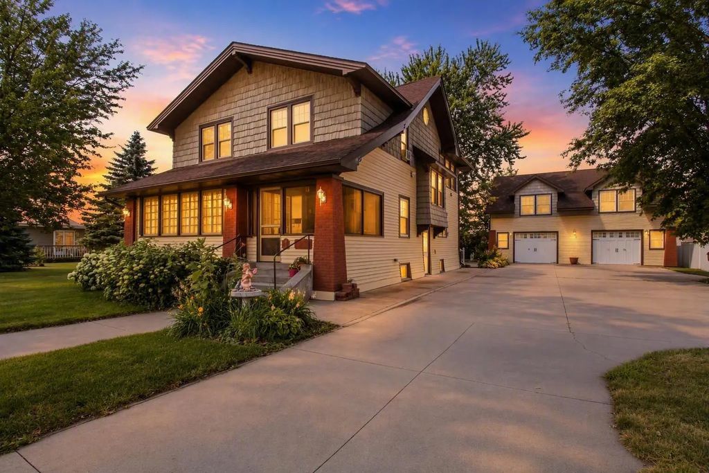 611 N Marshall Avenue, Litchfield