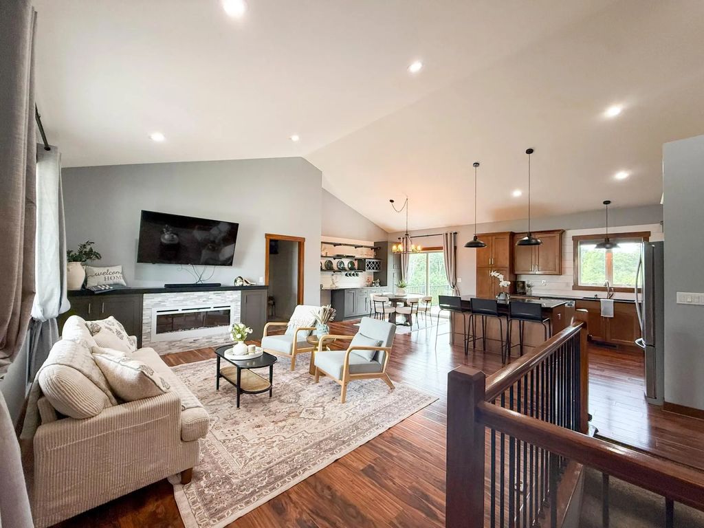 3927 Stone Point Drive Ne, Rochester