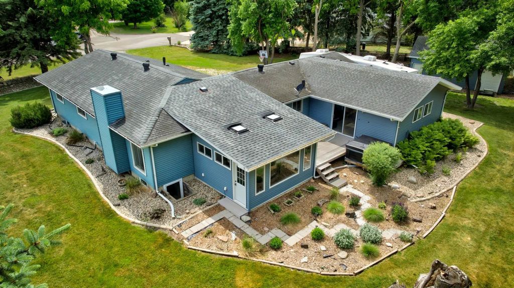 605 Sheyenne Street, Horace