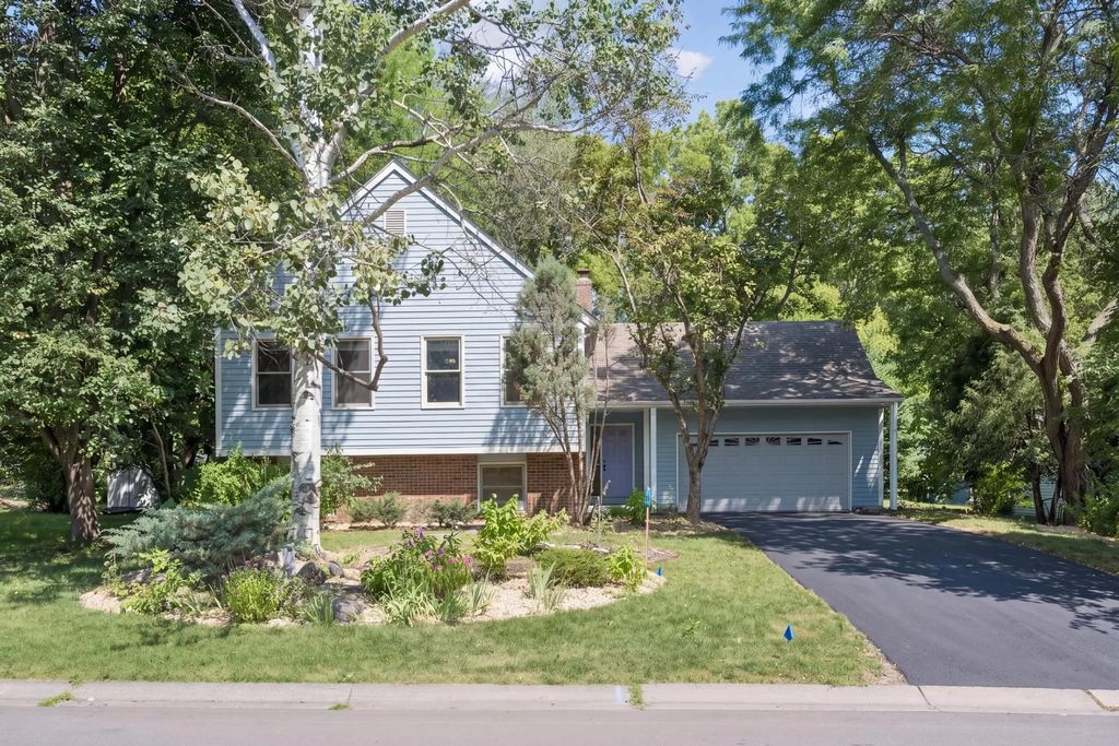 11110 39th Avenue N, Plymouth