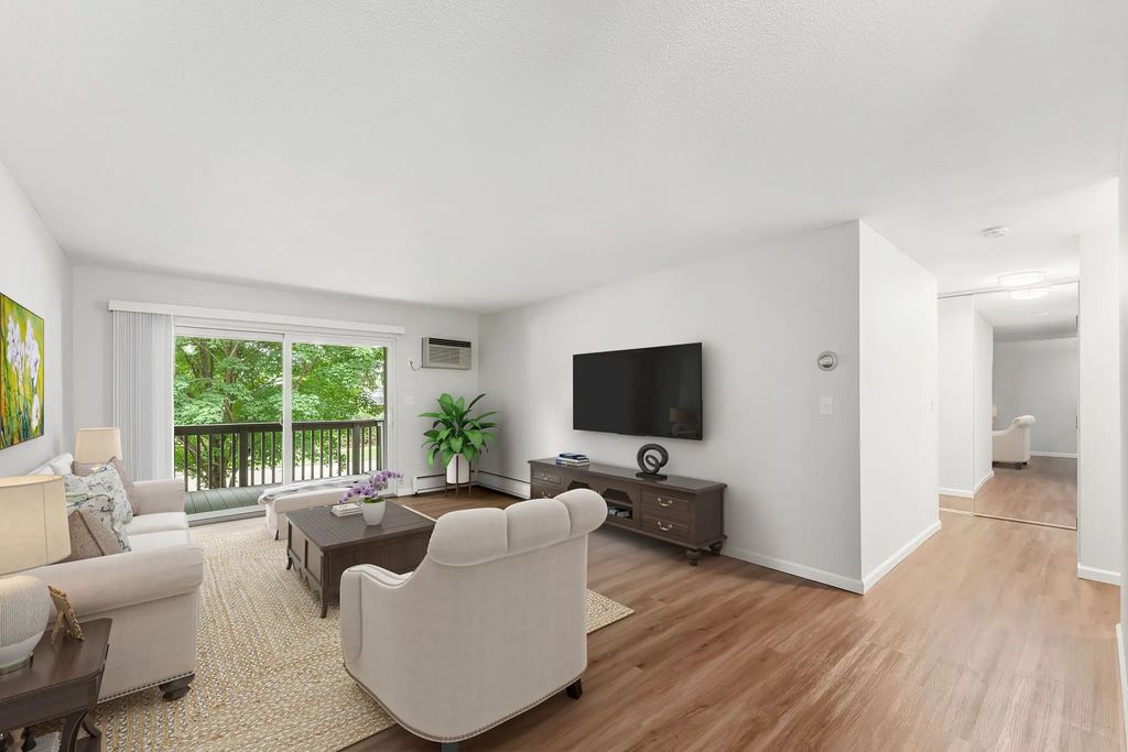 2800 Hamline Avenue N 216, Roseville