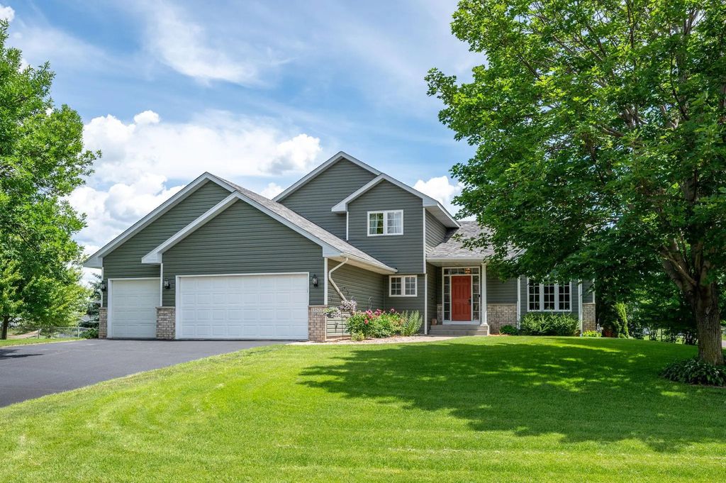 13522 Oakwood Drive, Rogers
