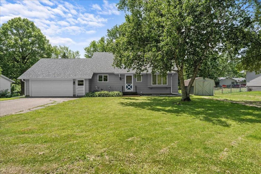 437 W Elm Street, Ellsworth