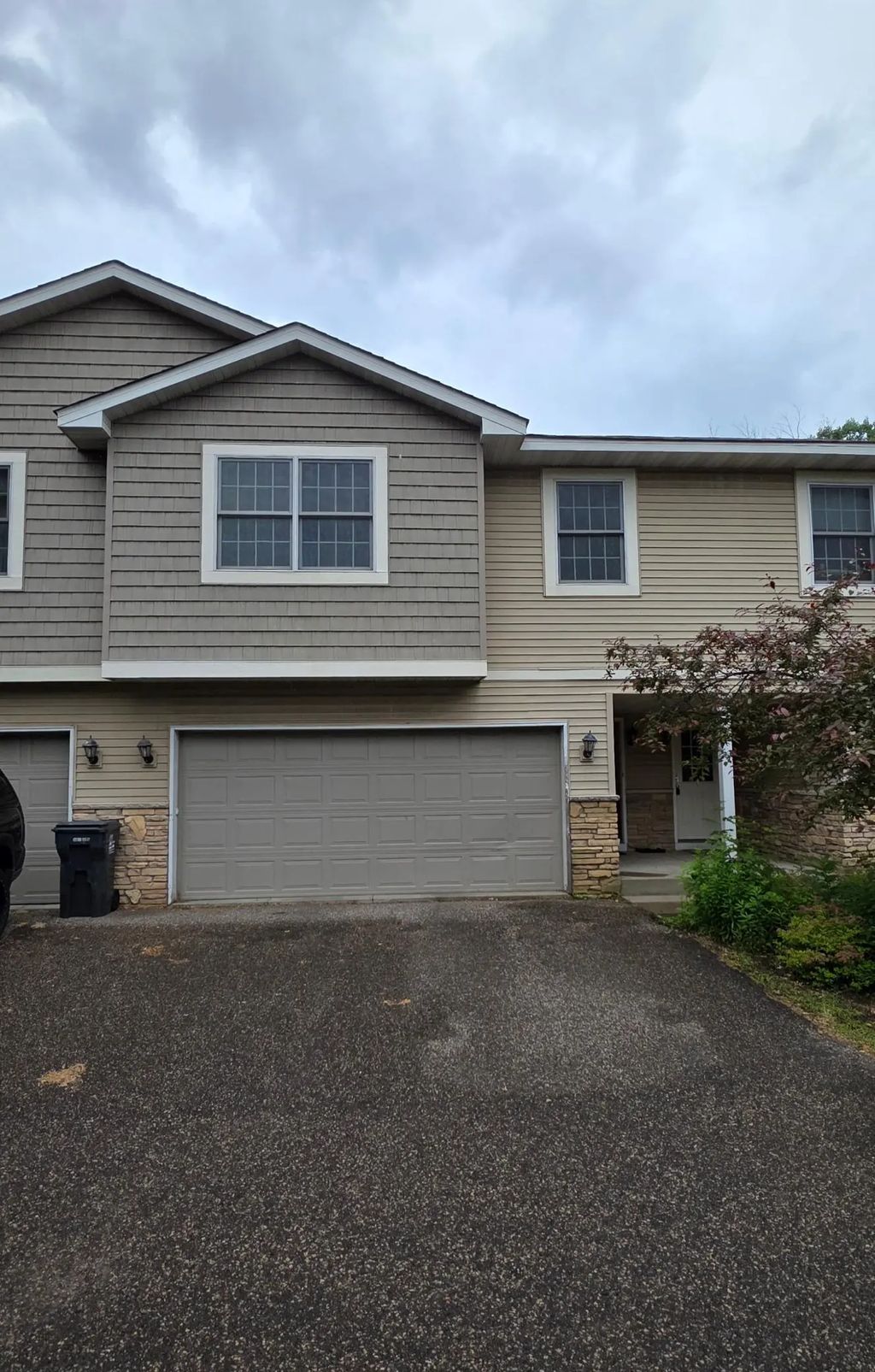 1875 Garden Way, Saint Paul