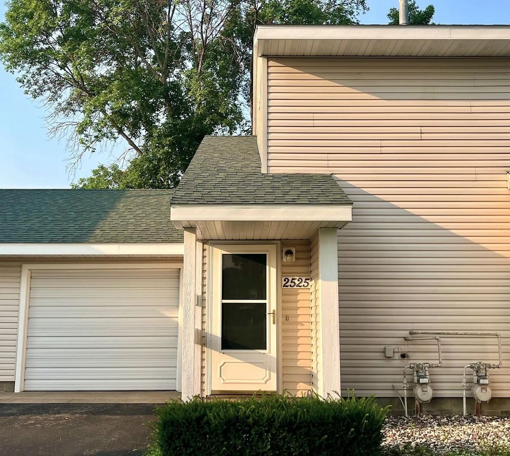 2525 Stockinger Drive, St Cloud