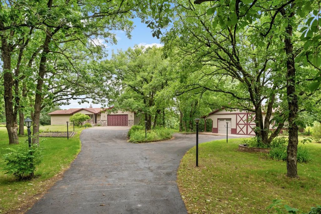 17075 Neill Path, Hastings