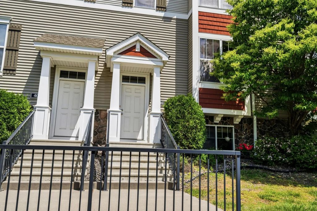 407 Lookout Place Ne, Columbia Heights
