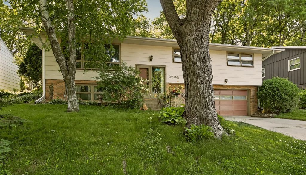 2204 11th Avenue Nw, Rochester