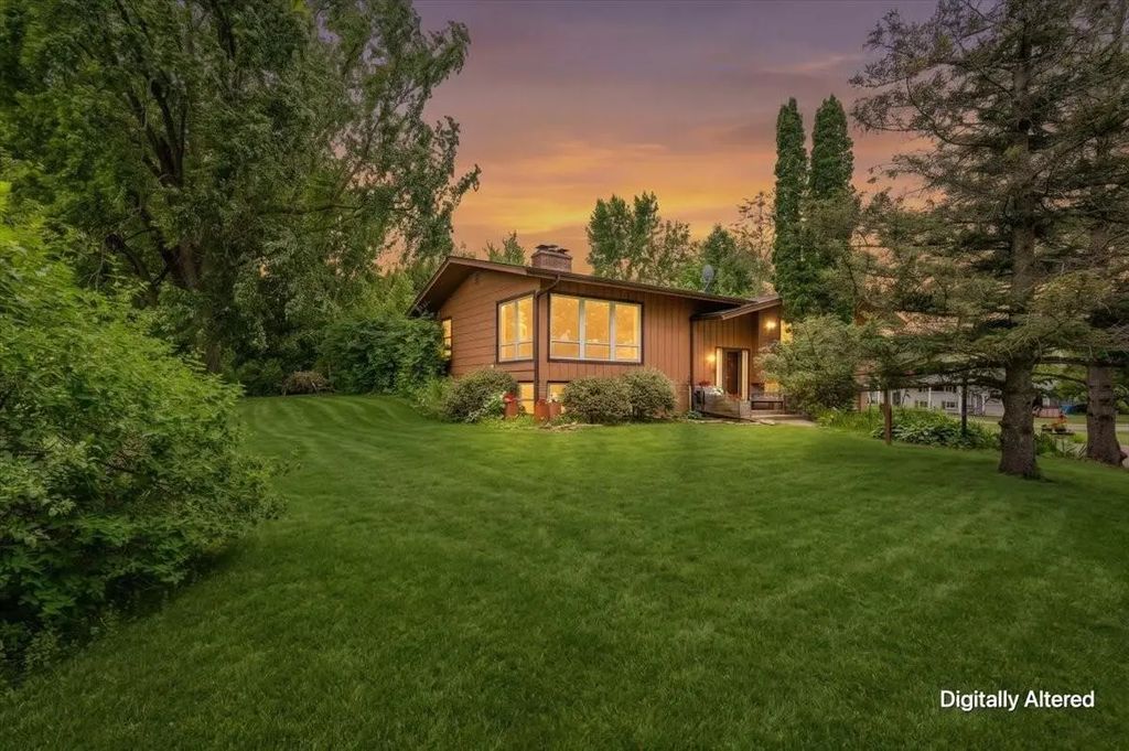 7515 209th Street N, Forest Lake