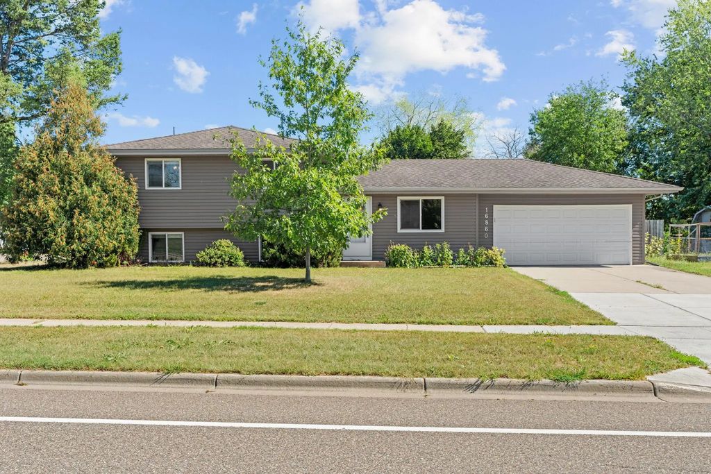 16860 Foliage Avenue W, Rosemount