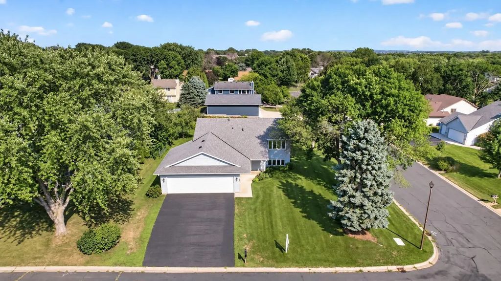 1193 Shawmut Street S, Shakopee