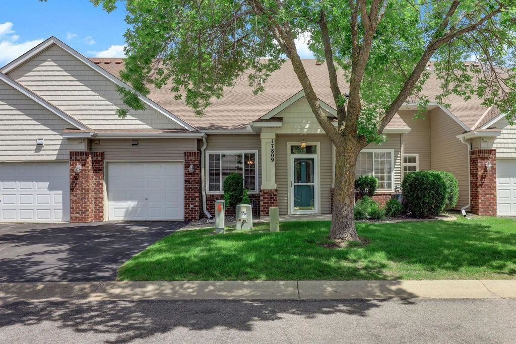 17809 38th Avenue N, Plymouth