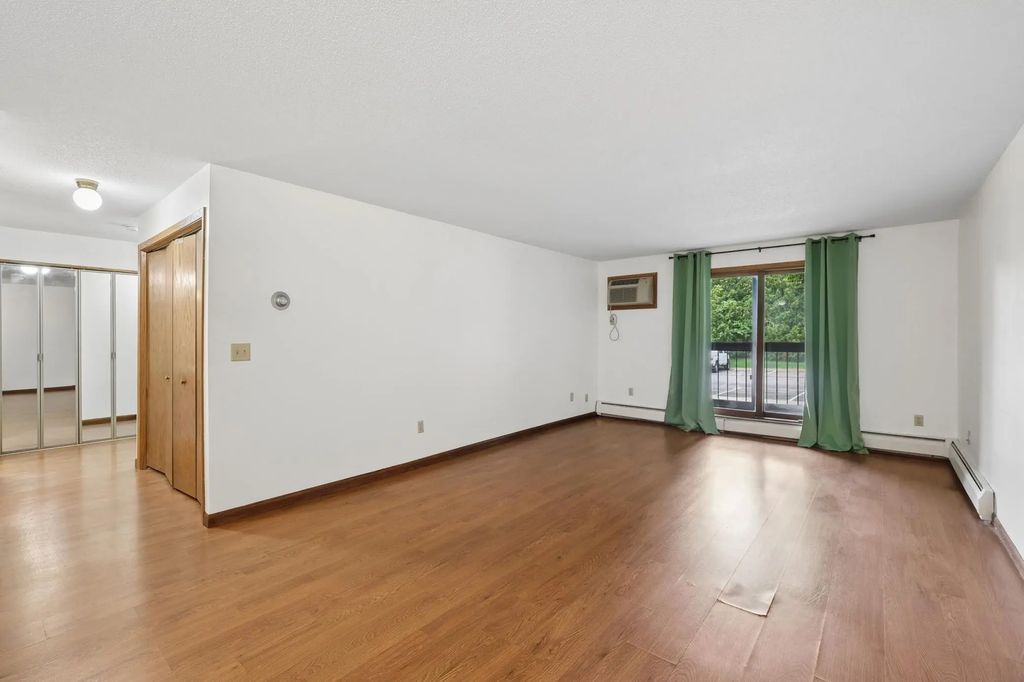 1011 41st Avenue Ne 107, Columbia Heights