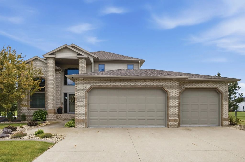 5012 2nd Street E, West Fargo