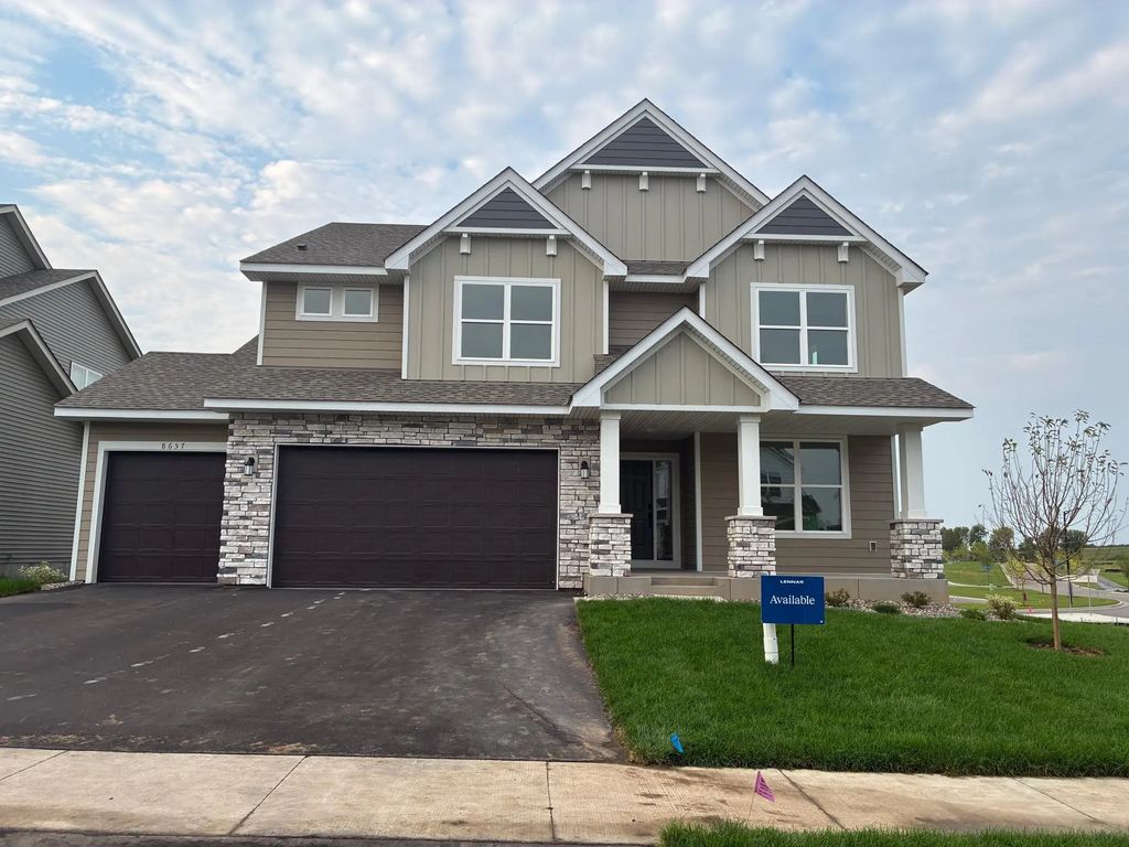 8657 Periwinkle Boulevard, Woodbury