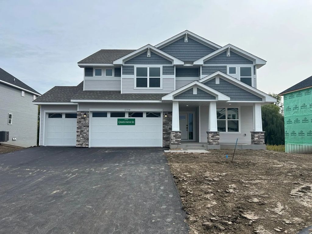 12374 Holden Way, Rogers