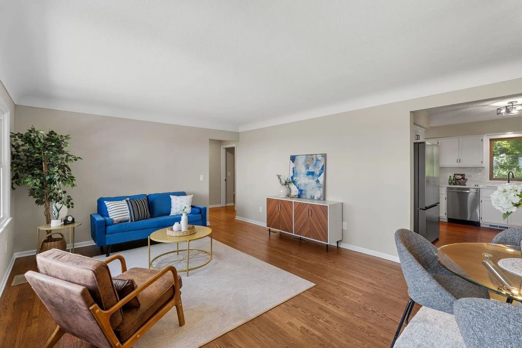18741 Highview Avenue, Lakeville