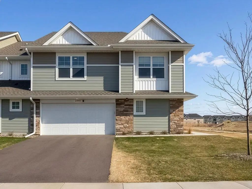 21803 Denton Avenue, Farmington