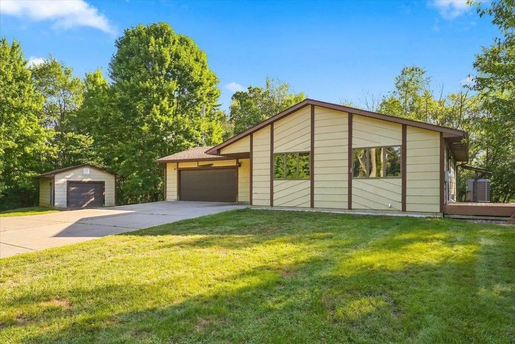 2079 Asplund Road, New Richmond