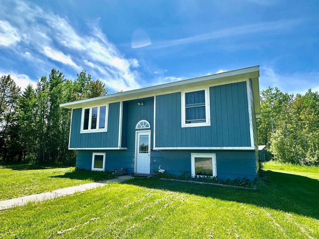 40251 State Highway 313, Warroad