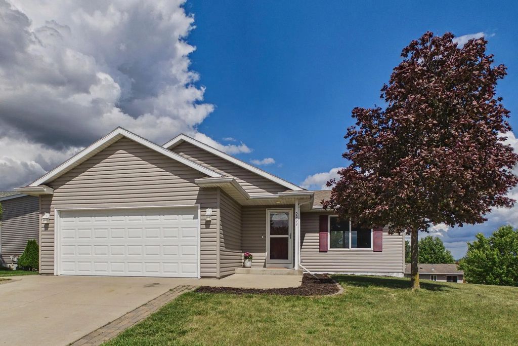5232 Kingsbury Place Nw, Rochester