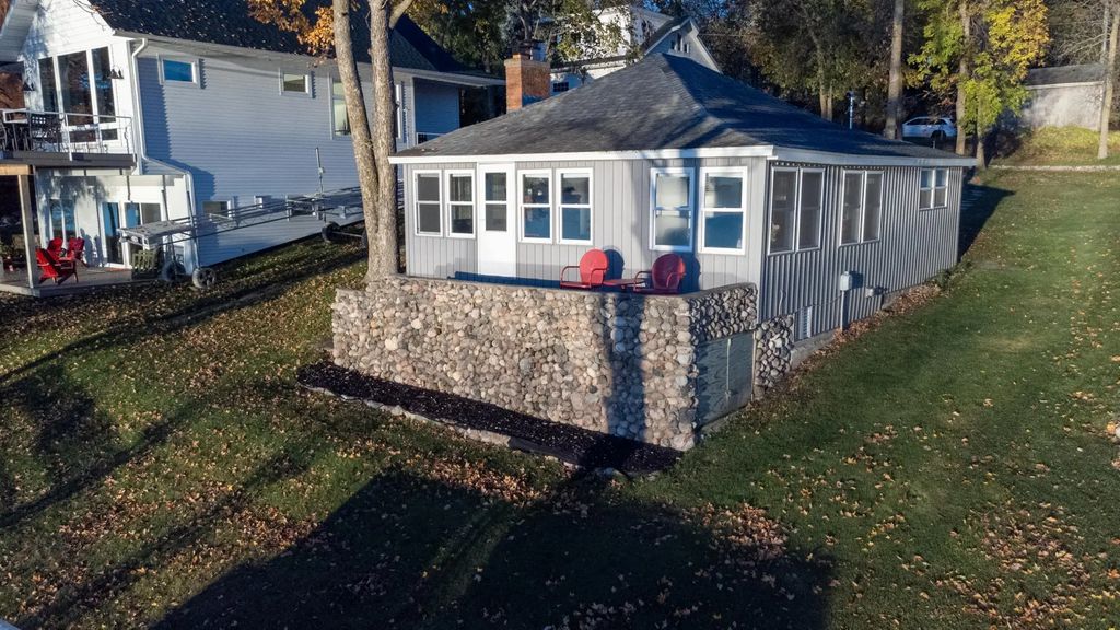 884 White Clover Beach Road, Detroit Lakes