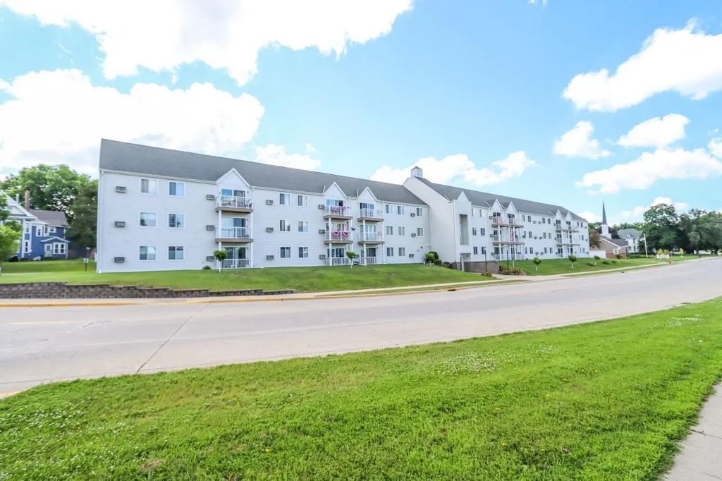 101 Albion Avenue 307, Fairmont