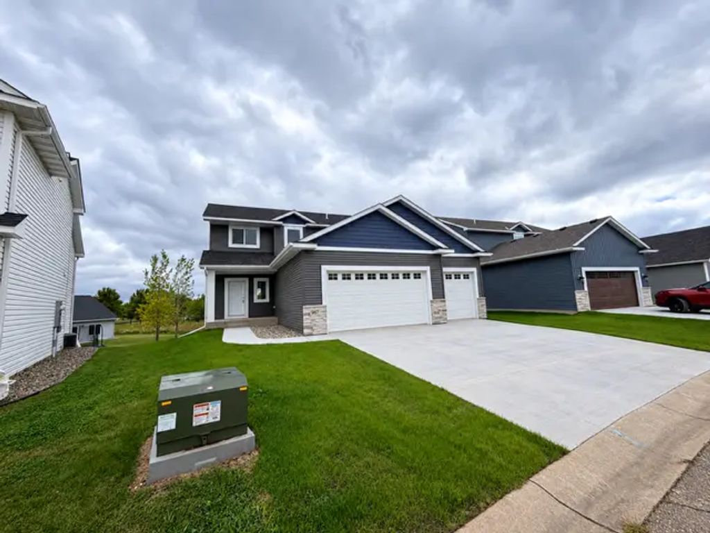 987 45th Avenue Ne, Saint Cloud