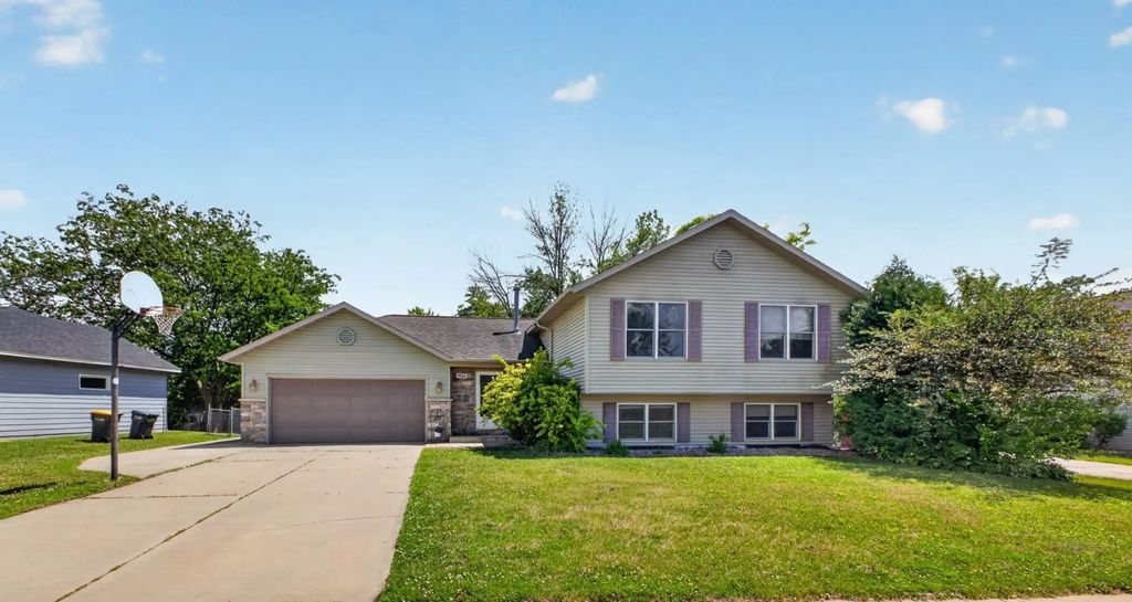 4022 Villa Road Nw, Rochester