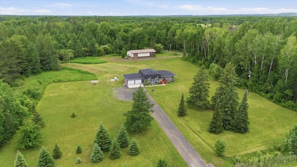4979 Highway 7, Mountain Iron