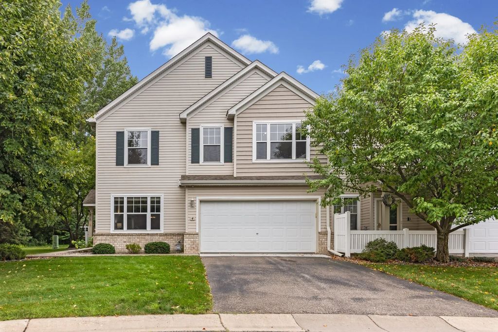 5020 Holly Lane N 1105, Plymouth