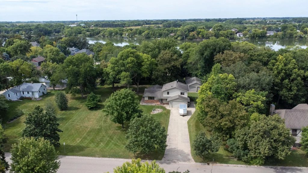 522 Shady Ridge Road Nw, Hutchinson