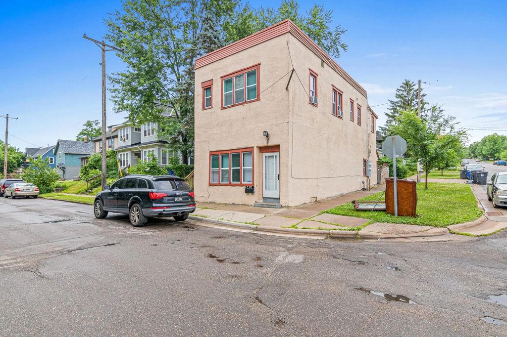96 Winifred Street W, Saint Paul