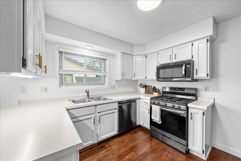 5316 184th Street W, Farmington