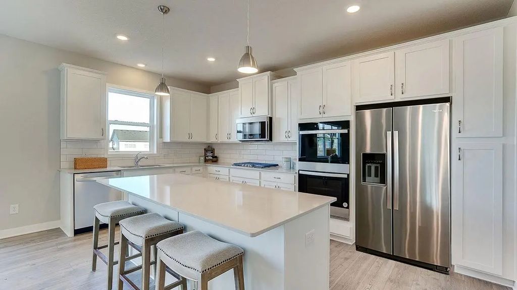 23561 Ashbury Drive, Rogers