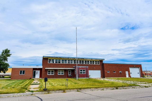 423 Zeh Street W, Thief River Falls